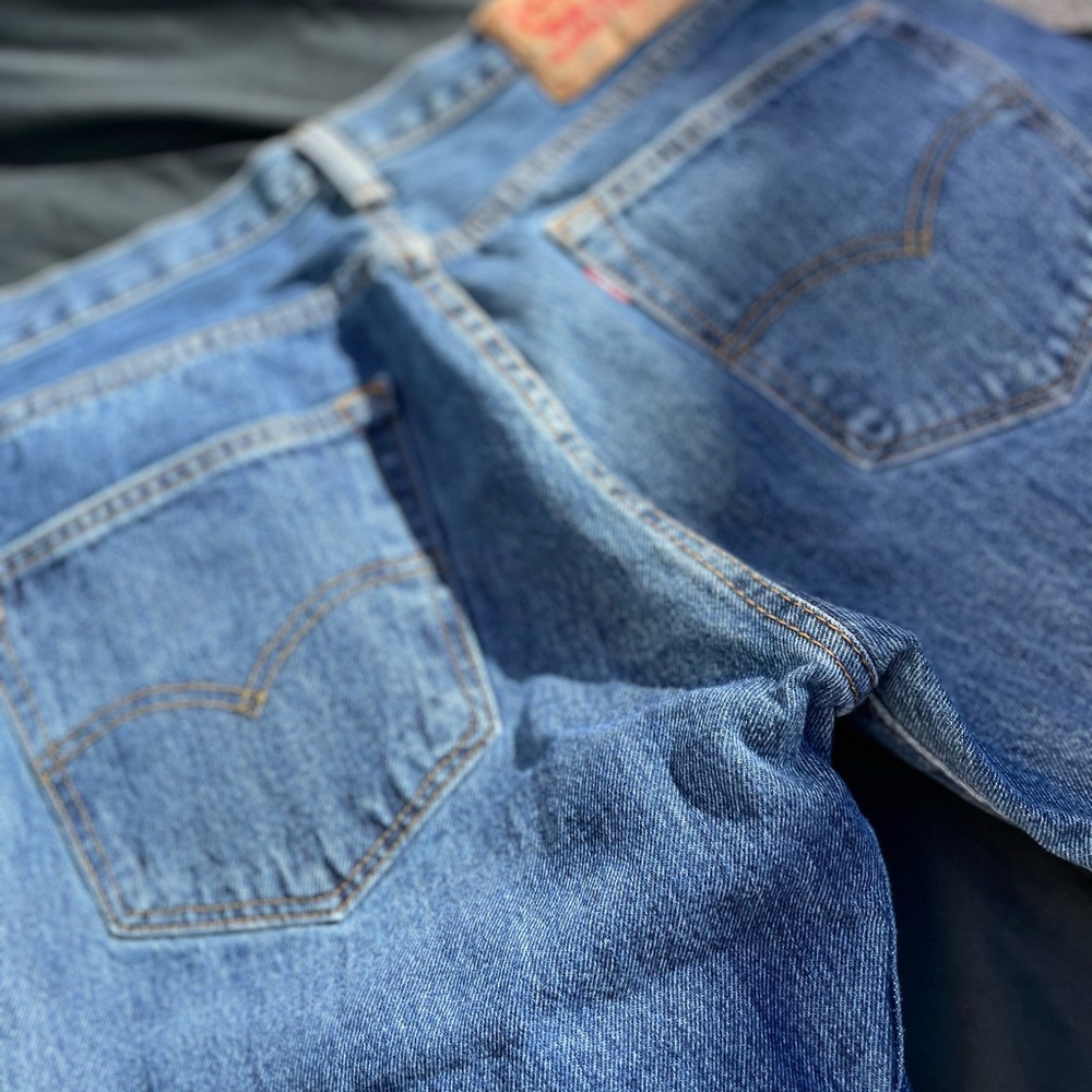 Vintage 501’s Levi’s jean (used good condition) 4 button 🌞
